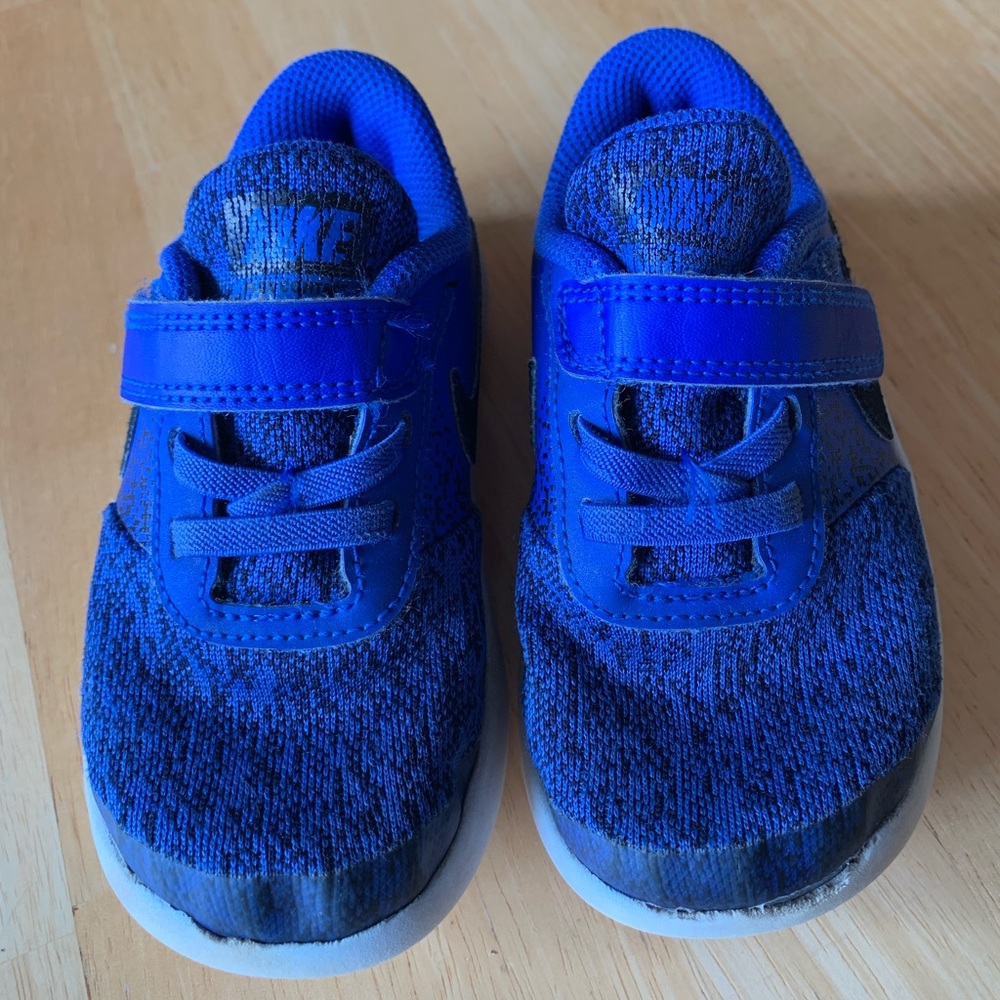 Nike toddler sneakers